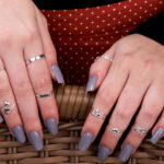 Uso de joias em prata no outono/inverno.