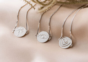 Joias em prata banhadas em Ródio Branco.