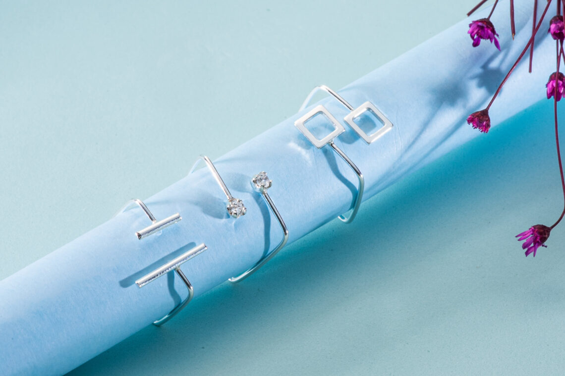 Atacado de joias: diversos modelos de anéis de prata 925.