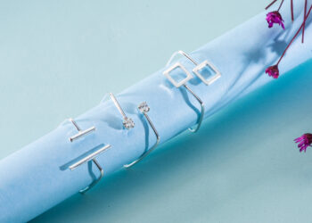 Atacado de joias: diversos modelos de anéis de prata 925.