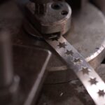 Qual a vantagem da estamparia na fabricação de Gargantilha Choker Atacado?