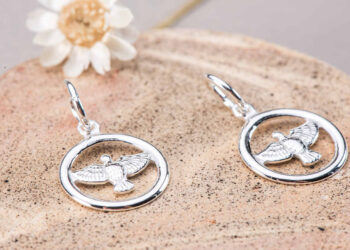 Modelos do Divino Espírito Santo para revenda de prata