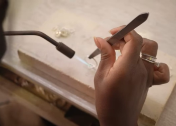 Qual a diferença entre ourives, joalheiro e quem fabrica_