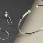 O que faz escurecer a prata?