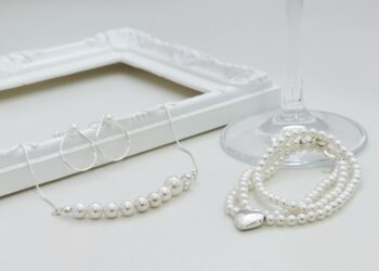 Guia de cuidados com joias de prata após uso em festas_ prolongue o brilho de suas peças