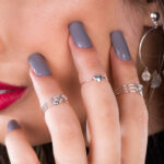 Aprenda a usar anéis falange em prata